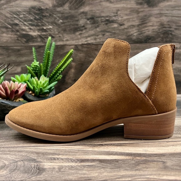 NIB Steve Madden Rainir Notched Ankle Booties Boots Cognac Suede 8 - Picture 4 of 11
